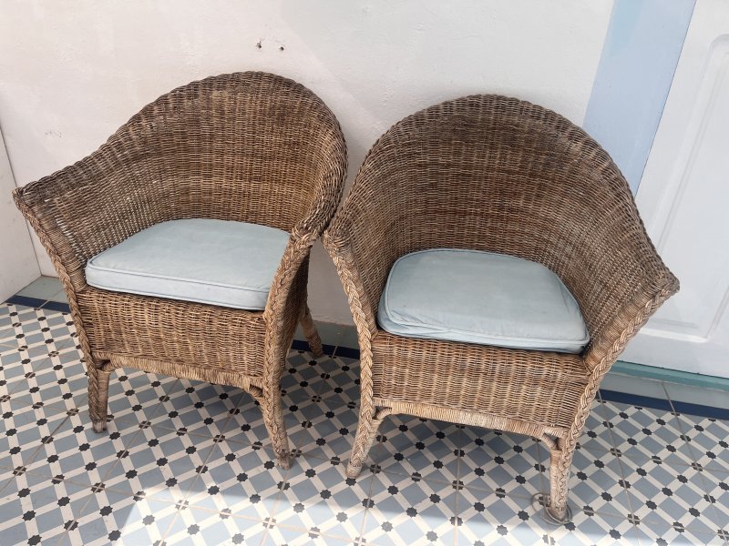 Set mit 4 Rattansesseln