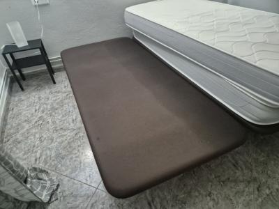 Set Schlafzimmer Bett, Nachttisch, Lampen