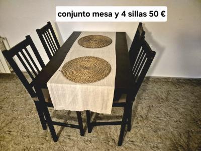 Conjunto de mesa y 4 sillas