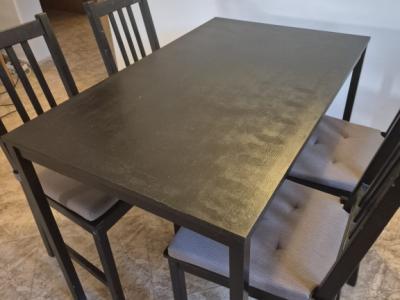 Conjunto de mesa y 4 sillas