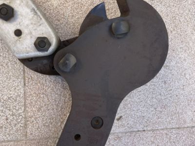 Shroud/ wire cutters