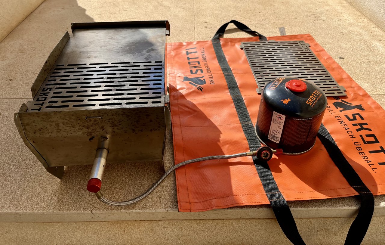 Skotti - The cult stainless-steel plug-in grill