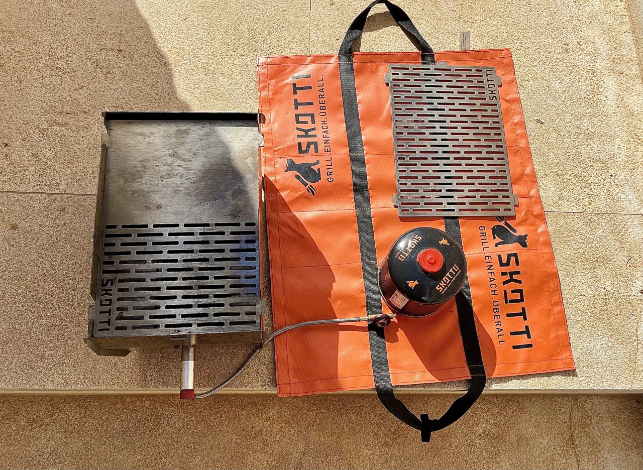Skotti - The cult stainless-steel plug-in grill