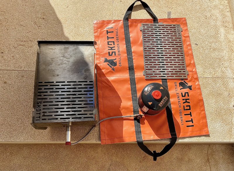 Skotti - The cult stainless-steel plug-in grill