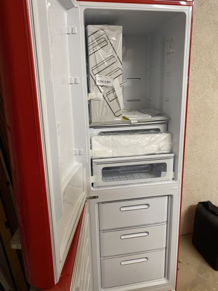 SMEG FAB32 Kühl- und Gefrierkombination  Neu - nie benutzt - Linksanschlag - Rot