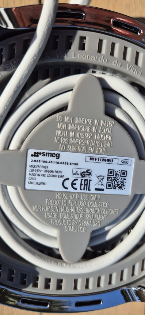 SMEG MFF11WHEU Milchaufschäumer weiß (NP: 200 €)