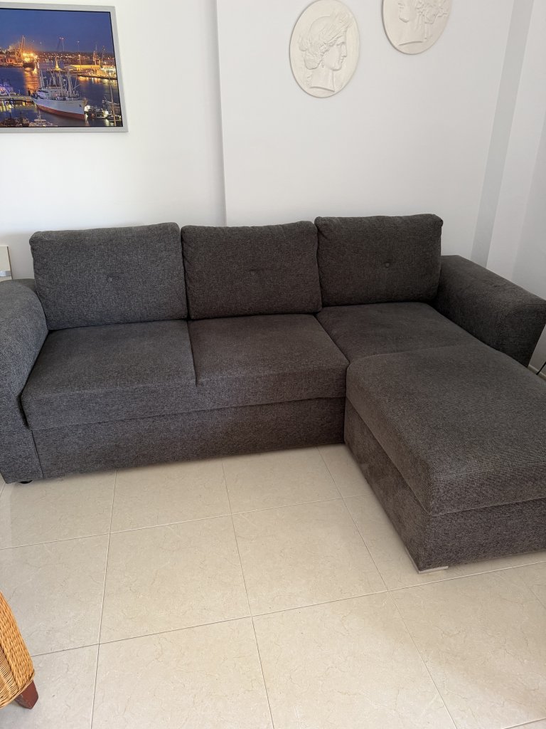 Sofa mit Schlaffunktion und Aufbewahrung