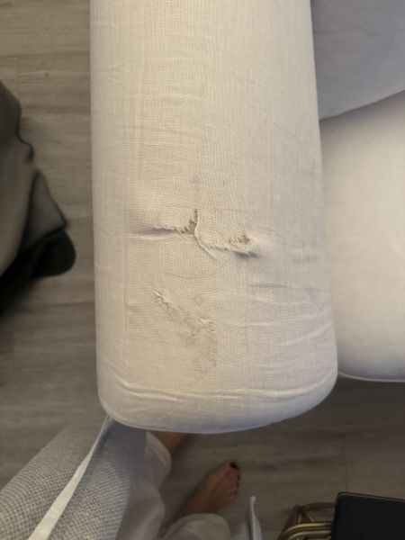 Sofa white 2-seater (in Palma)