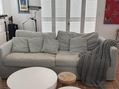 Sofá en venta por 300 euros
