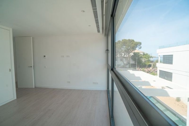 Son Veri - Neubauvilla an der Uferstraße mit Meerblick