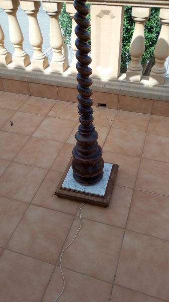 Spanische, alte Stehlampe