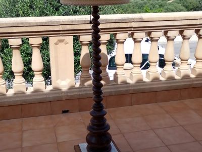 Spanische, alte Stehlampe