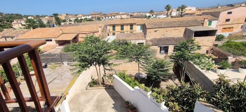 Spektakuläres renoviertes Dorfhaus mit großer Garage im Zentrum von Vilafranca