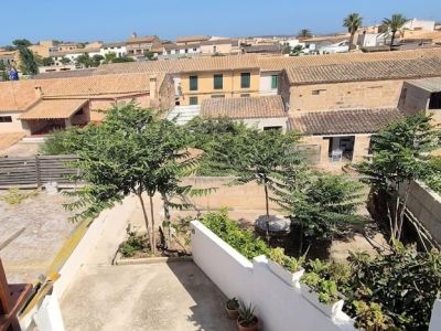 Spektakuläres renoviertes Dorfhaus mit großer Garage im Zentrum von Vilafranca