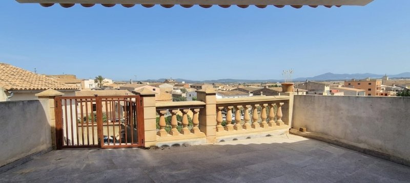 Spektakuläres renoviertes Dorfhaus mit großer Garage im Zentrum von Vilafranca