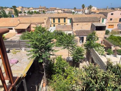 Spektakuläres renoviertes Dorfhaus mit großer Garage im Zentrum von Vilafranca
