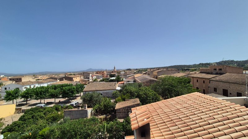 Spektakuläres renoviertes Dorfhaus mit großer Garage im Zentrum von Vilafranca