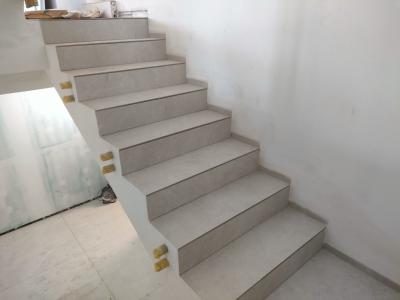 Spezialist für Feinsteinzeug und Großformat, Dekton XXL | Professionelle Verlegung