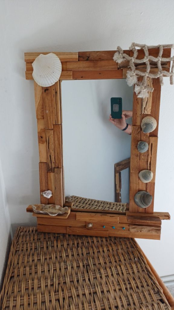 Spiegel mit Holzrahmen Treibgut und Muscheln Handarbeit