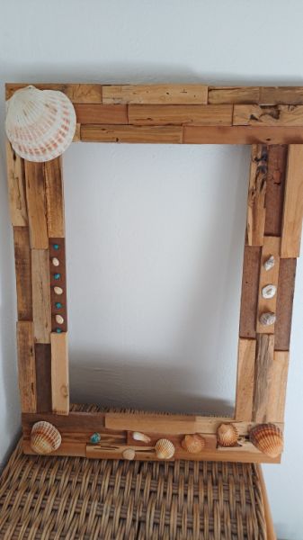 Spiegel mit Holzrahmen Treibgut und Muscheln Handarbeit