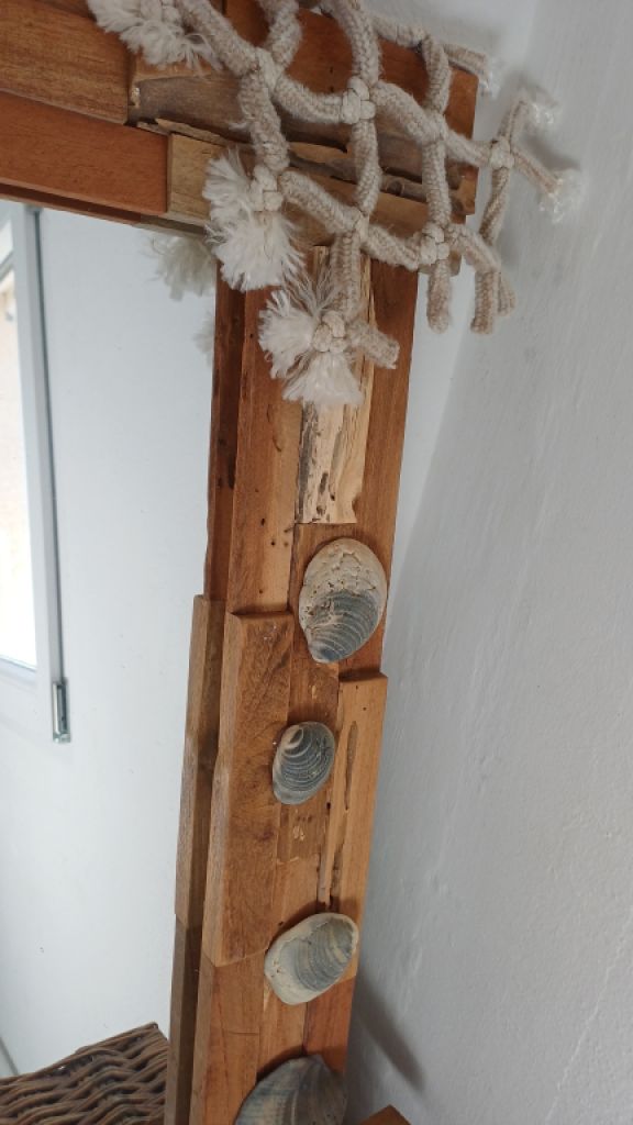 Spiegel mit Holzrahmen Treibgut und Muscheln Handarbeit