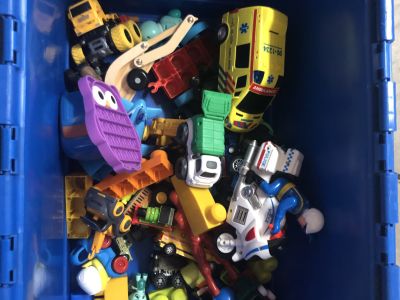 Juguetes, libros, ropa de niño de 3 a 6 años en Peguera para regalar
