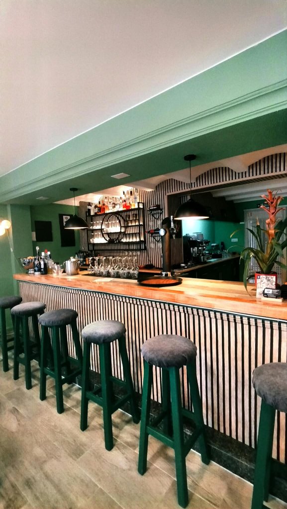 Sportbar und Restaurant in Portocolom (Mallorca) zu verpachten