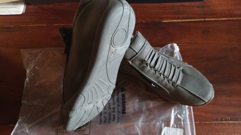 Sportliche, leichte Herrenschuhe -- Gr 44