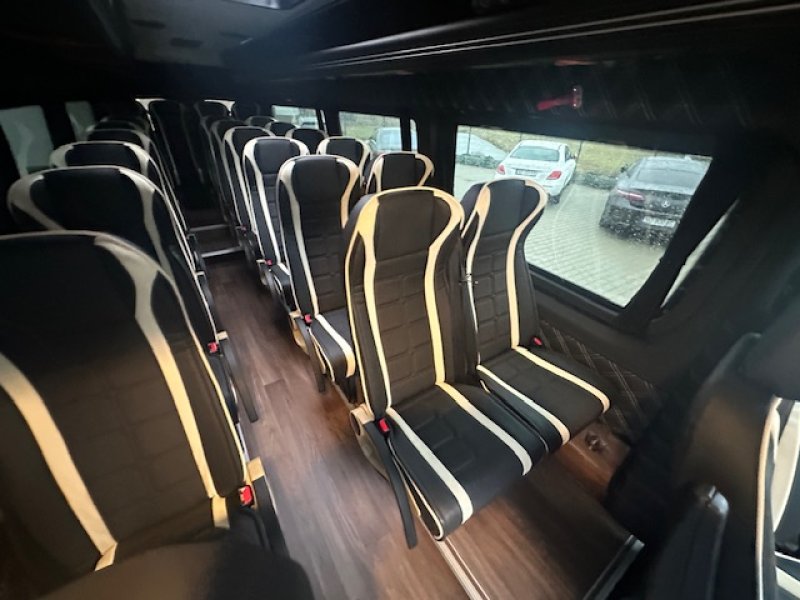 Sprinterbus 519CDI 22+1+1 Sitzplätze Komfort , Schaltgetriebe Garant.- Juli 2028 ,Klima-Schlafsessel