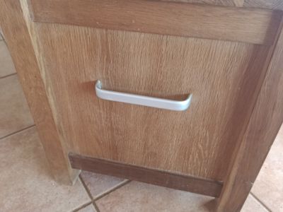 stabile Holztruhe wegen Umzug zu verkaufen Eiche mittel, guter Zustand