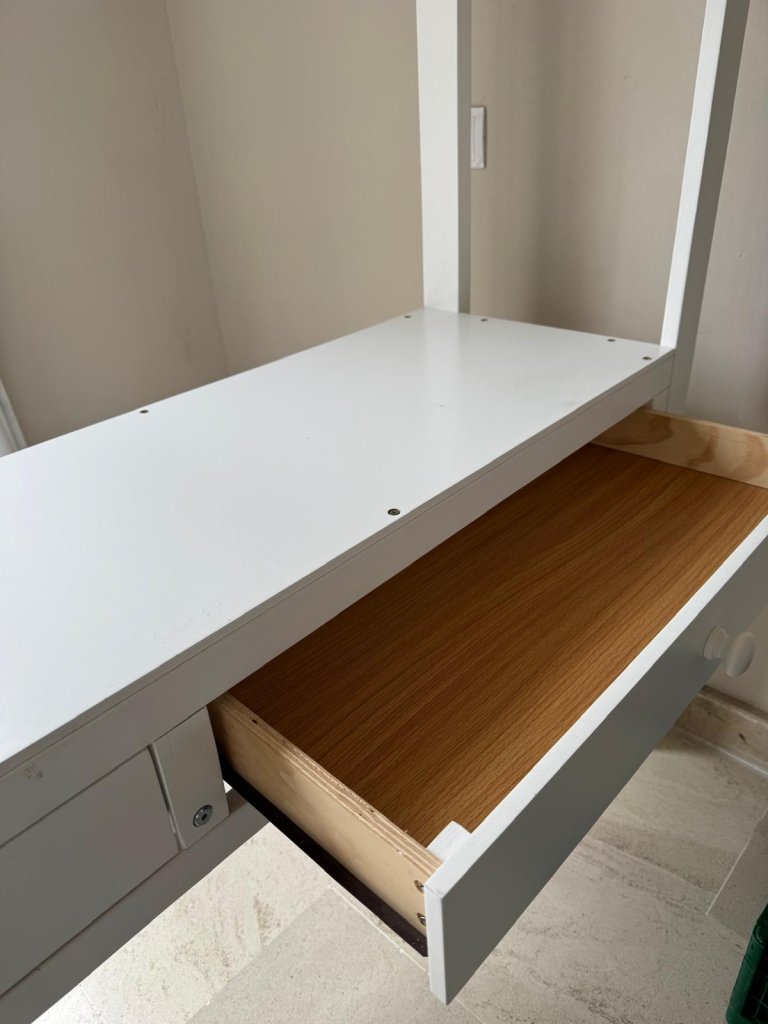 stabiles Hochbett, 140 x 200 cm mit Schreibtisch und Bücherregalen zu verkaufen