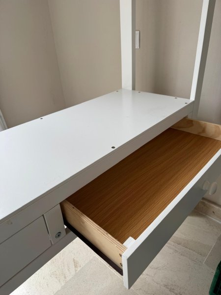 stabiles Hochbett, 140 x 200 cm mit Schreibtisch und Bücherregalen zu verkaufen