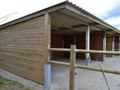 Ställe, Schuppen, Dächer, Reitanlagen