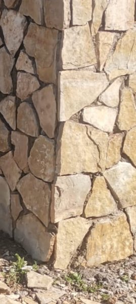 Muros de piedra y vallados de fincas