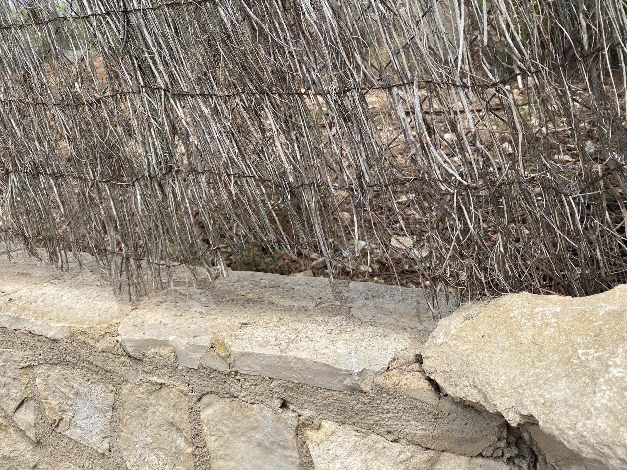Muros de piedra y vallados de fincas