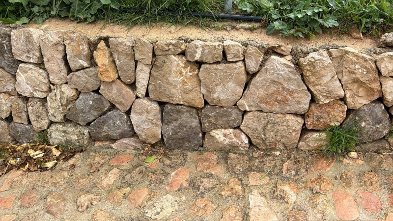 Muros de piedra y vallados de fincas