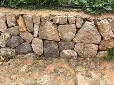Muros de piedra y vallados de fincas