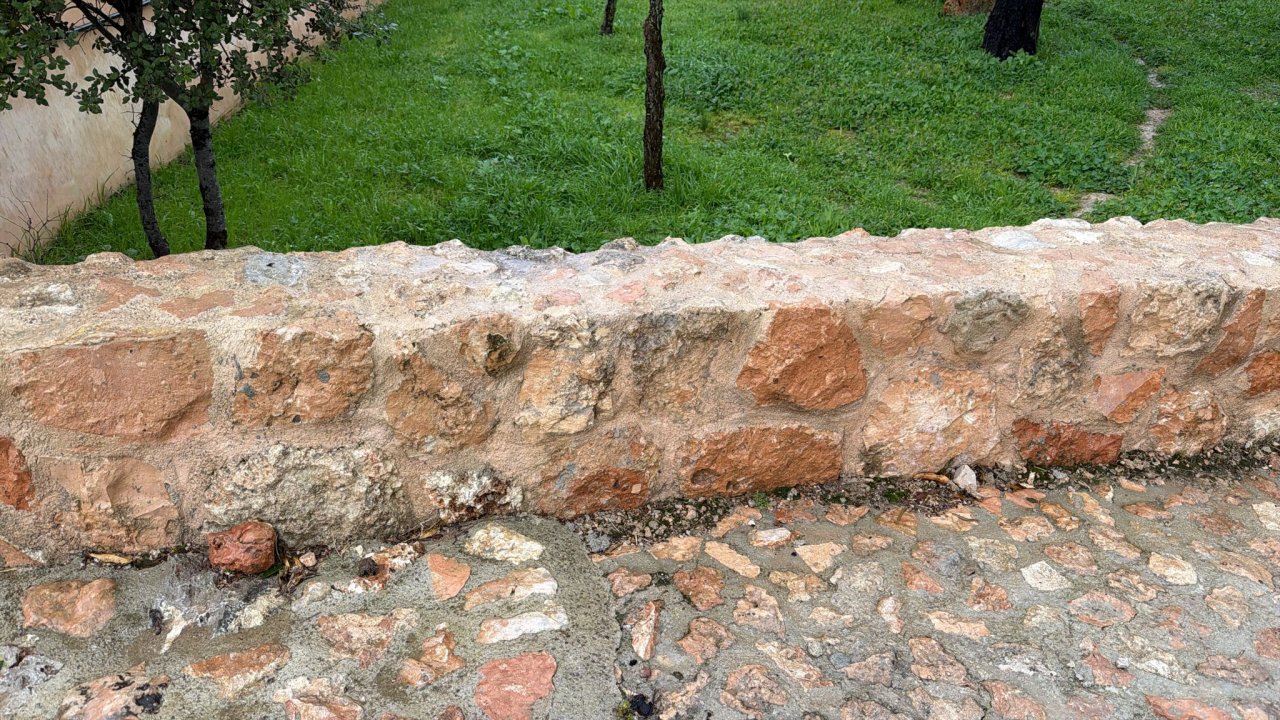 Muros de piedra y vallados de fincas