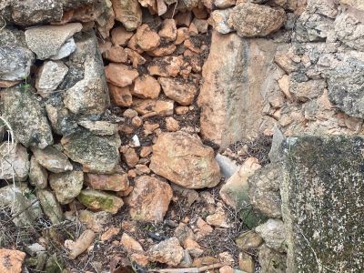 Muros de piedra y vallados de fincas