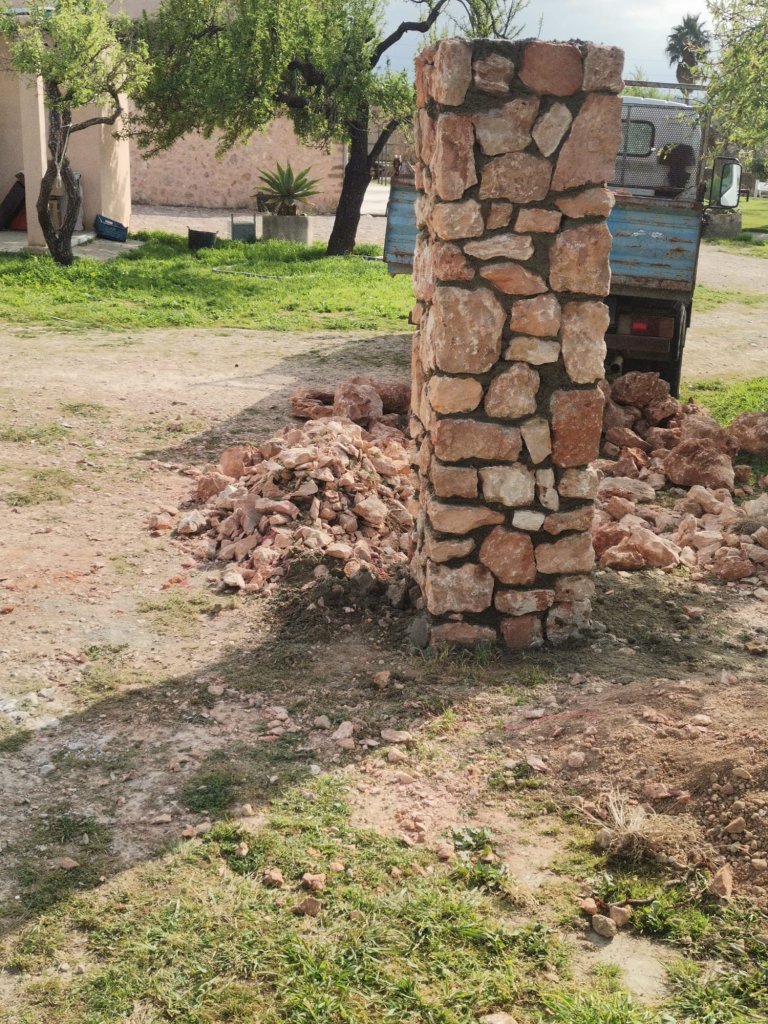 Muros de piedra y vallados de fincas