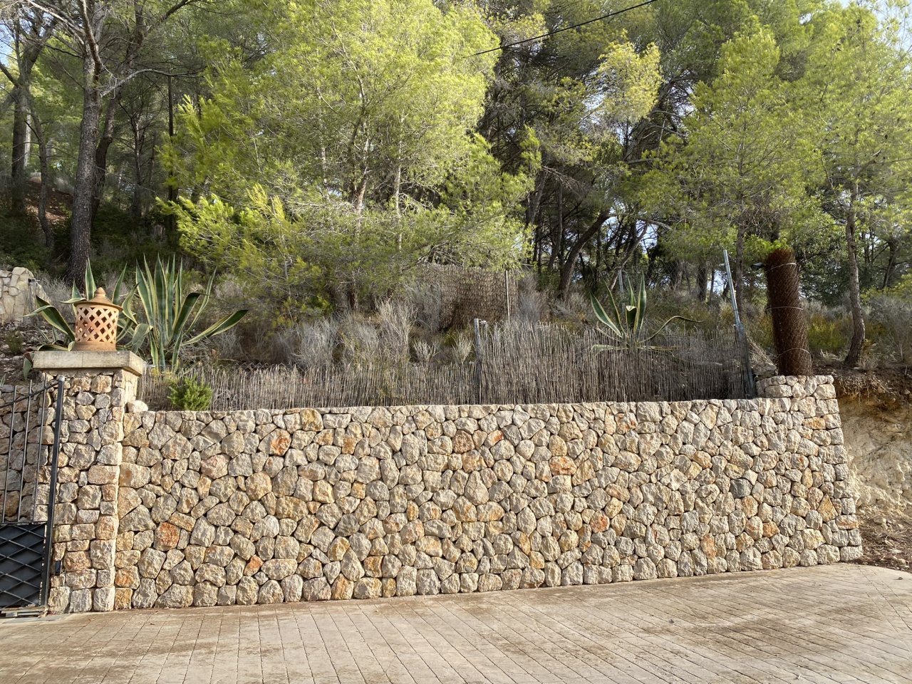 Muros de piedra y vallados de fincas