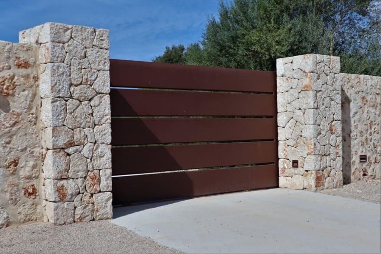 Muros de piedra y vallados de fincas