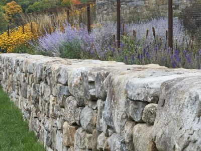 Muros de piedra y vallados de fincas