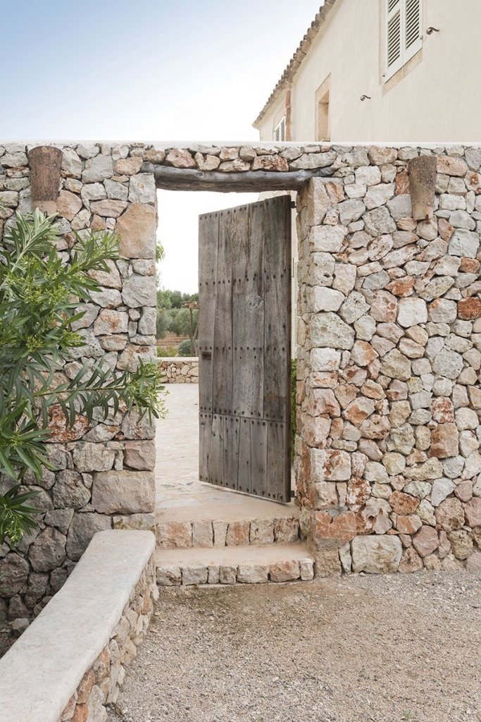 Muros de piedra y vallados de fincas