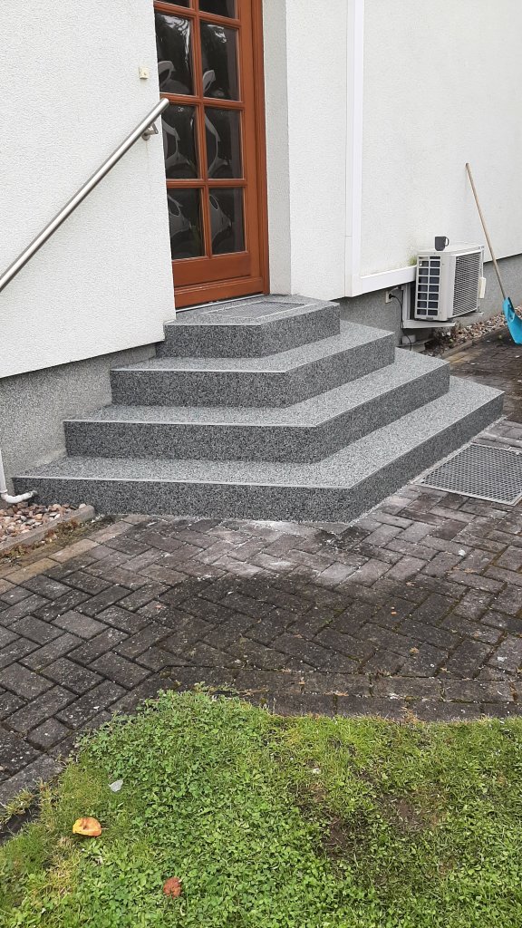 Steinteppich für Balkone Terrassen und Einfahrten