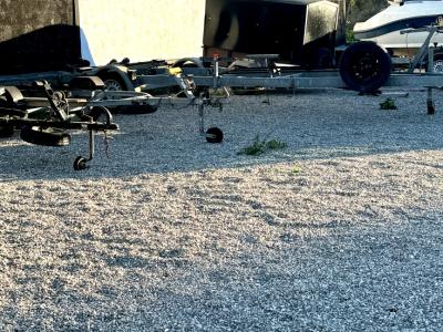 Stellplätze für Boot/Trailer usw.  Kamera überwacht geschlossenes Grundstück.