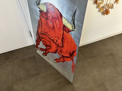 Cuadro de toro de aluminio 60x90 en Campos