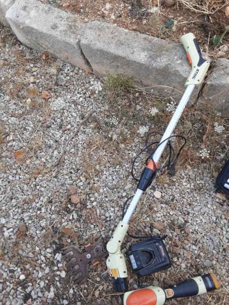 Set de recortadora Stihl, funcionamiento a batería