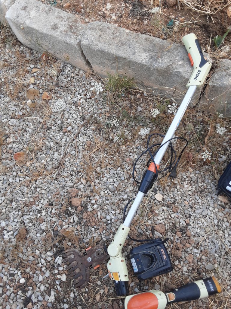 Stihl lawn trimmer set, battery-powered