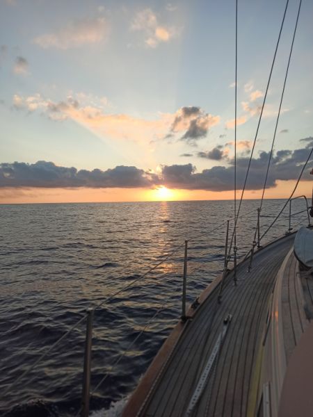 Looking for a woman who likes to be on the sea